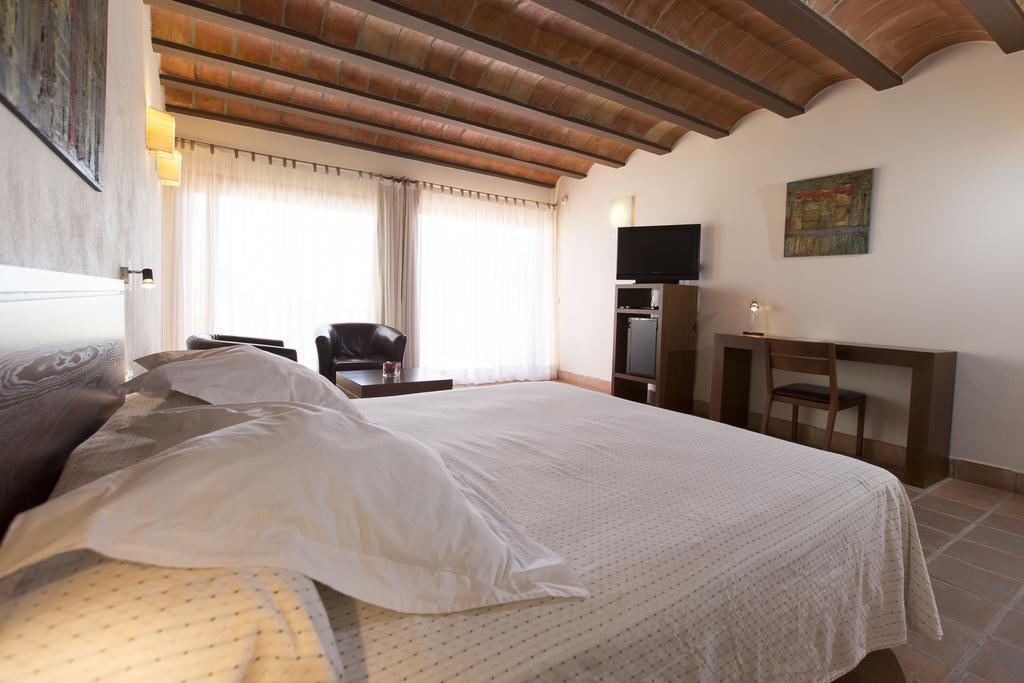 Cal Naudi Hotel
