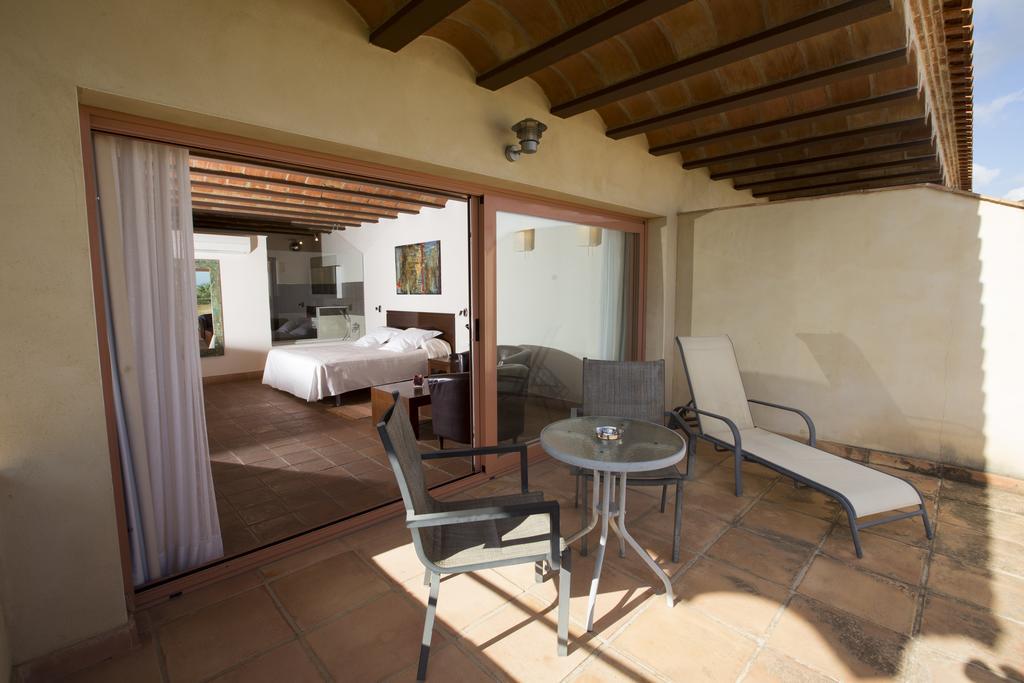 Cal Naudi Hotel